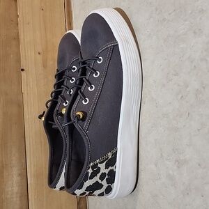 Hey Dude Hugo stretch sneakers  Size 8 comfortable lightweight Leopard Gray